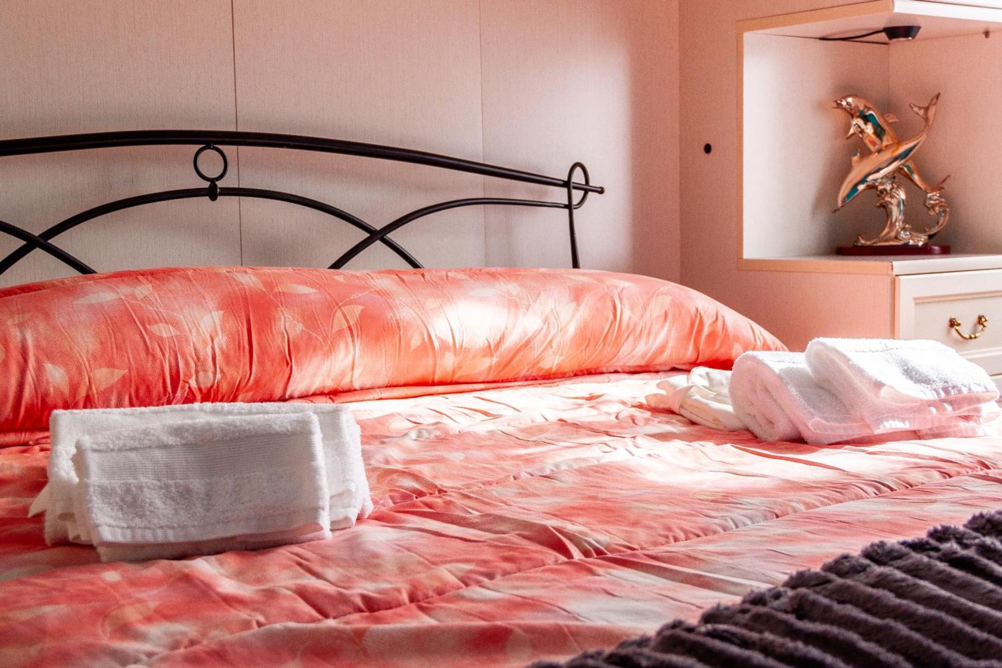 A Casa Di Marco Guesthouse - Apt Di Ciampino E Stazione Per Roma Марино Экстерьер фото