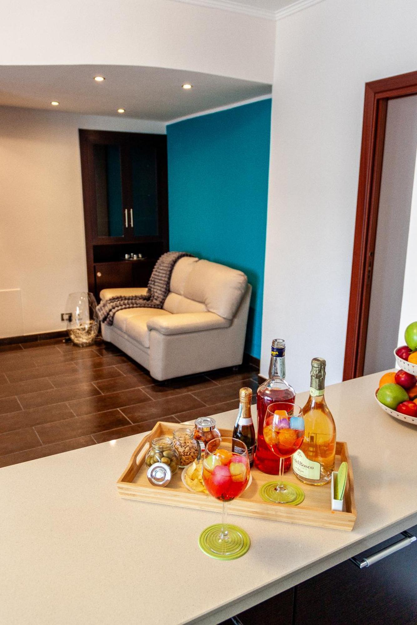 A Casa Di Marco Guesthouse - Apt Di Ciampino E Stazione Per Roma Марино Экстерьер фото